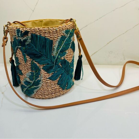Aranaz Woven Bucket Bag - Picture 4 of 13